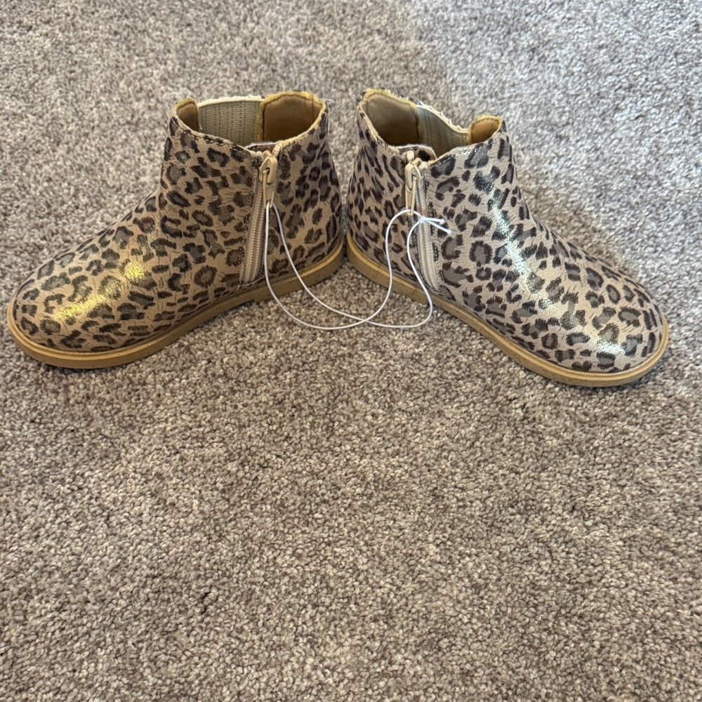 NWOT Leopard Print Kids Boots SZ 11